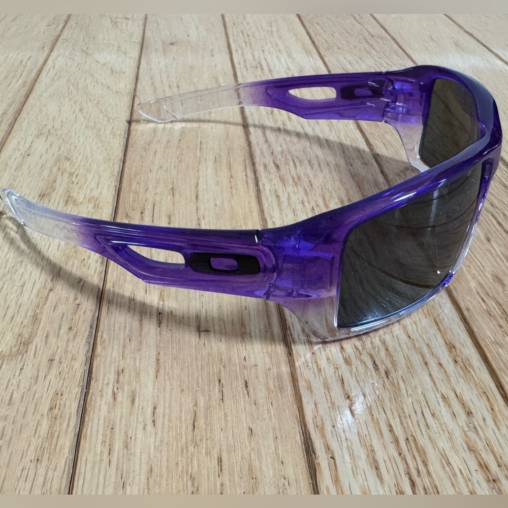 Oakley Eyepatch 2 Purple/Clear Fade Grey Lens Sunglasses Polarized